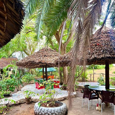 Papillon Garden Bar Villas Bamburi Exterior photo
