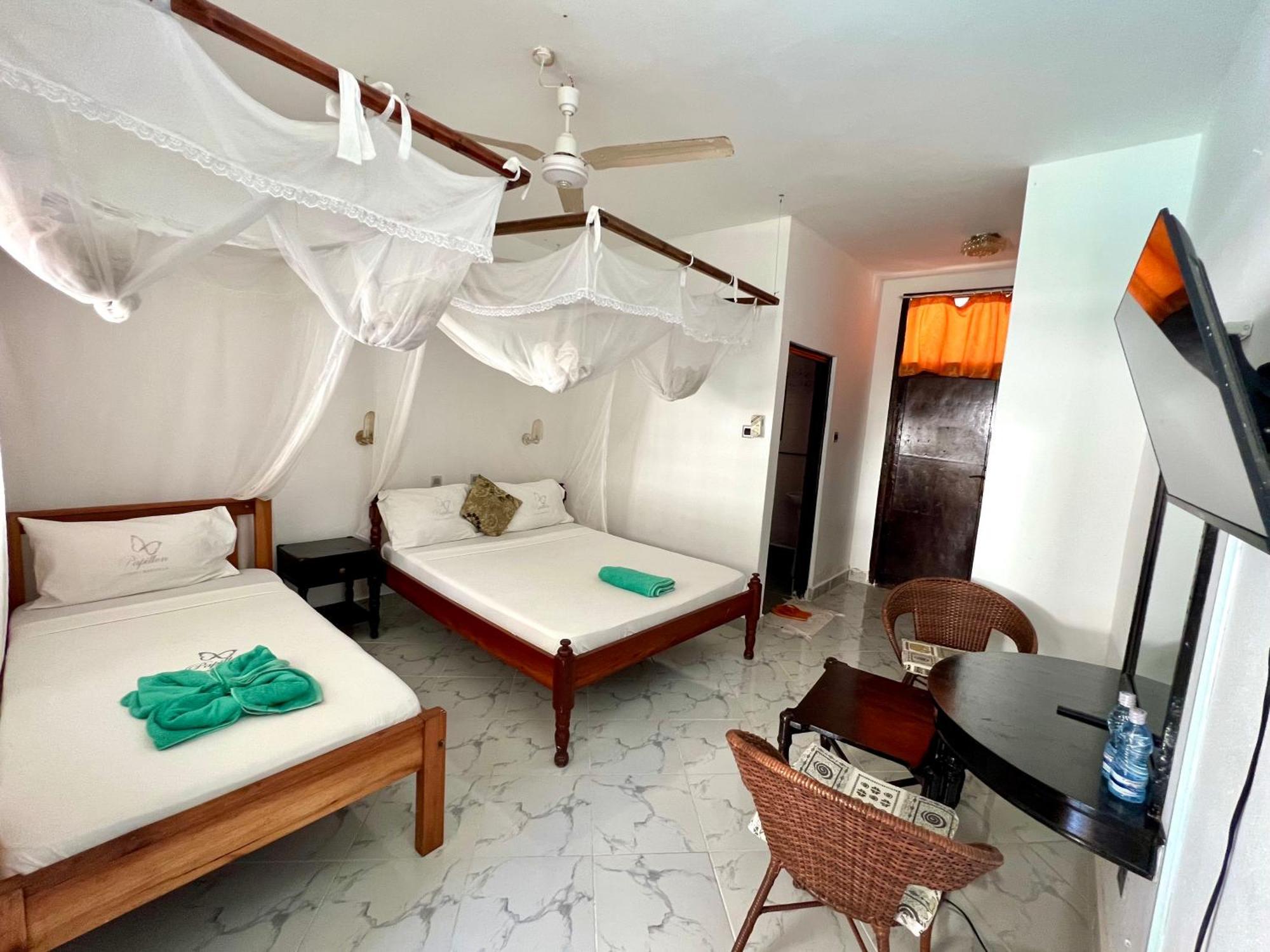 Papillon Garden Bar Villas Bamburi Exterior photo