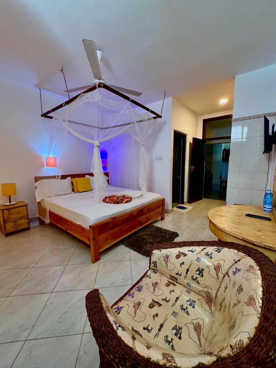 Papillon Garden Bar Villas Bamburi Exterior photo