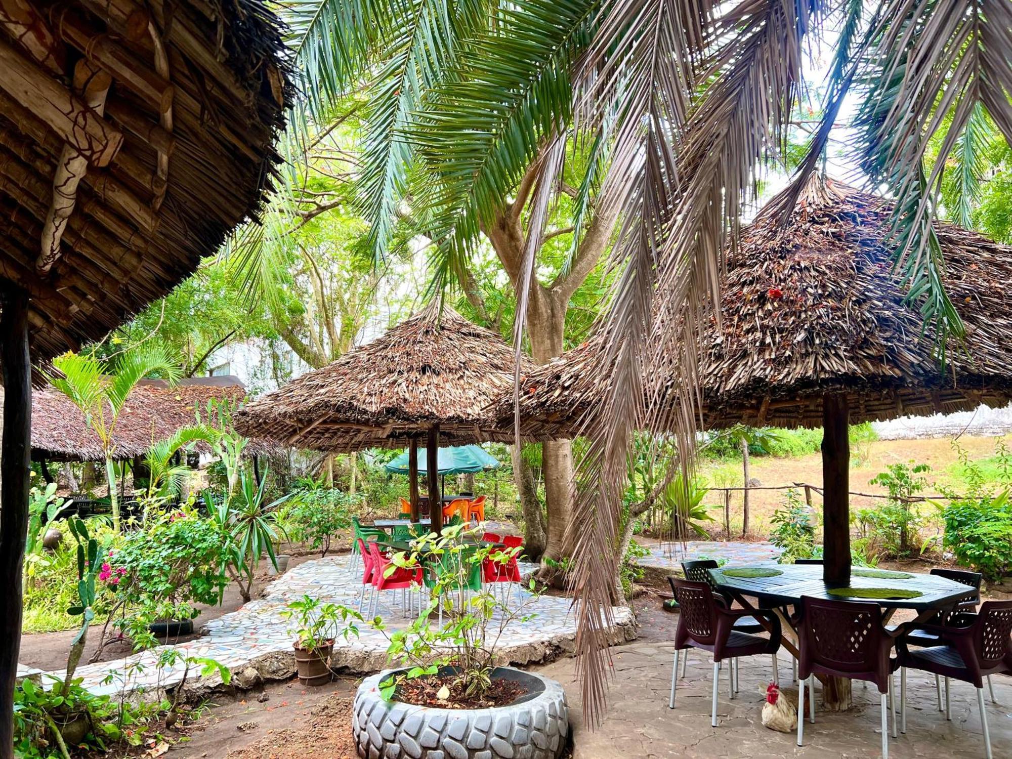 Papillon Garden Bar Villas Bamburi Exterior photo