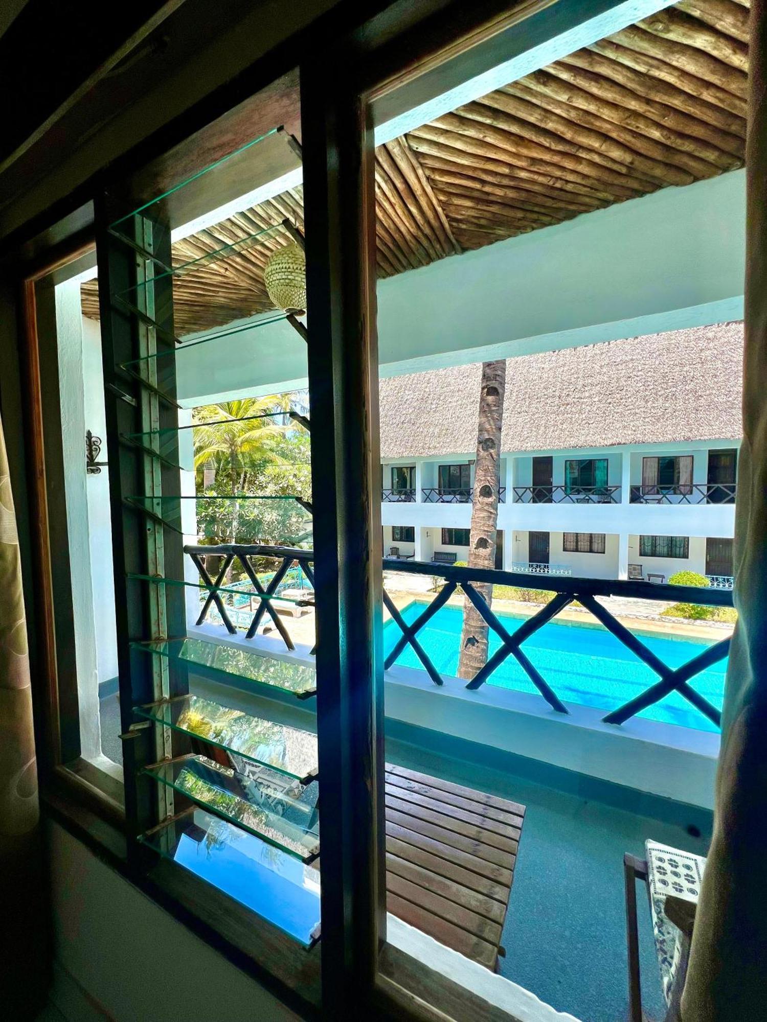 Papillon Garden Bar Villas Bamburi Exterior photo