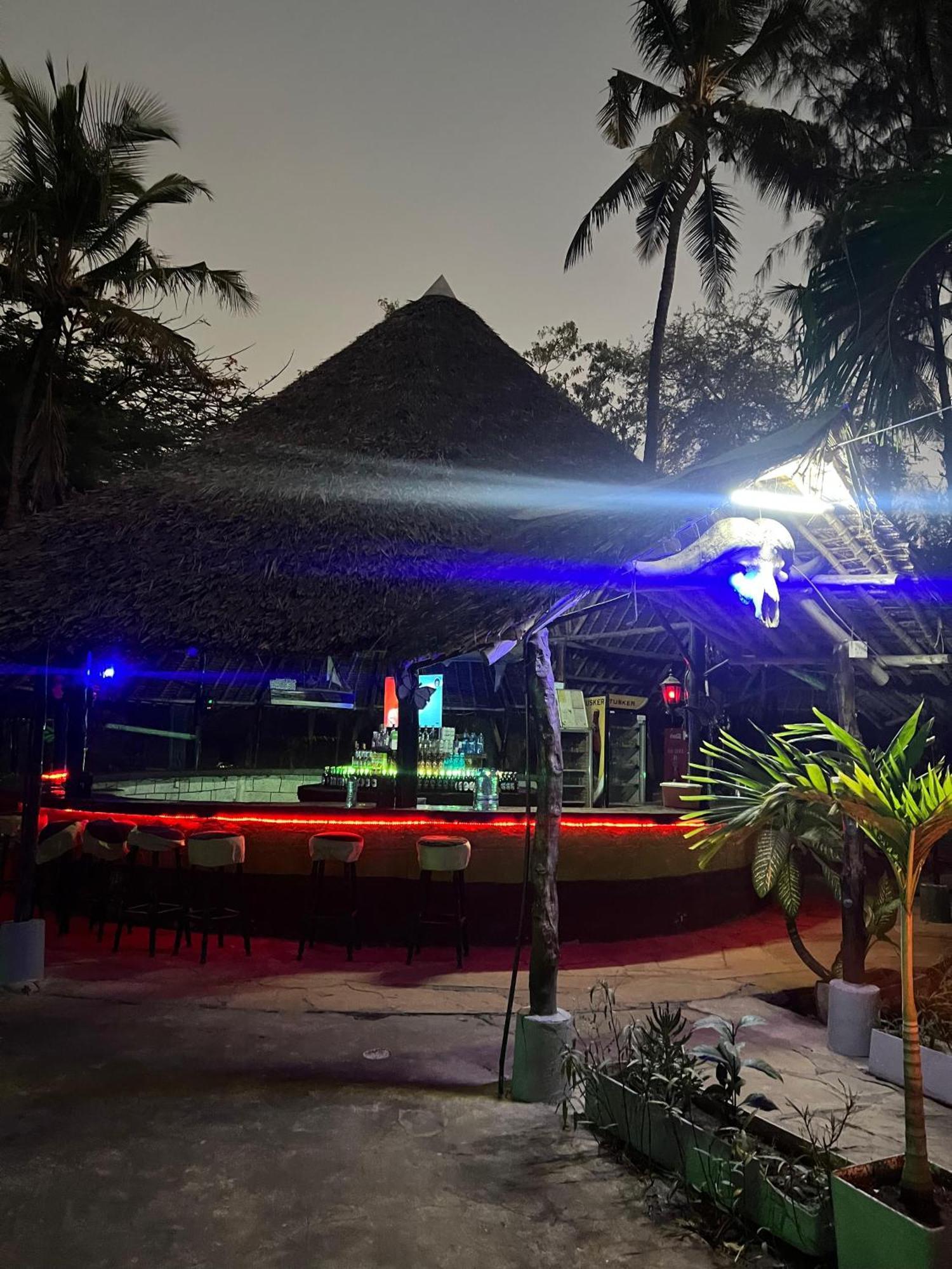 Papillon Garden Bar Villas Bamburi Exterior photo